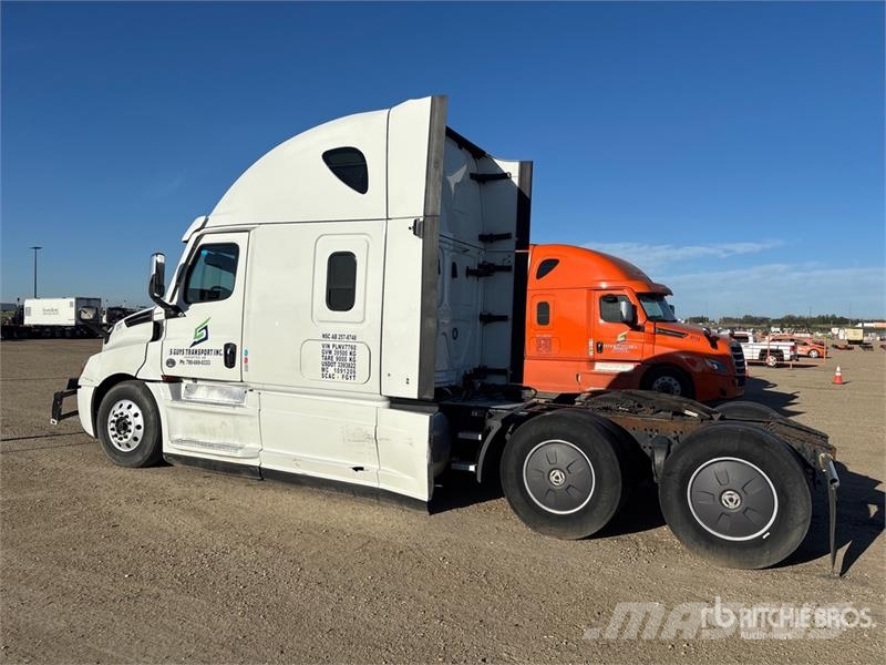 Freightliner Cascadia 126 6x4 T/A Sleeper Truck Tractor (Inoper Tegljači
