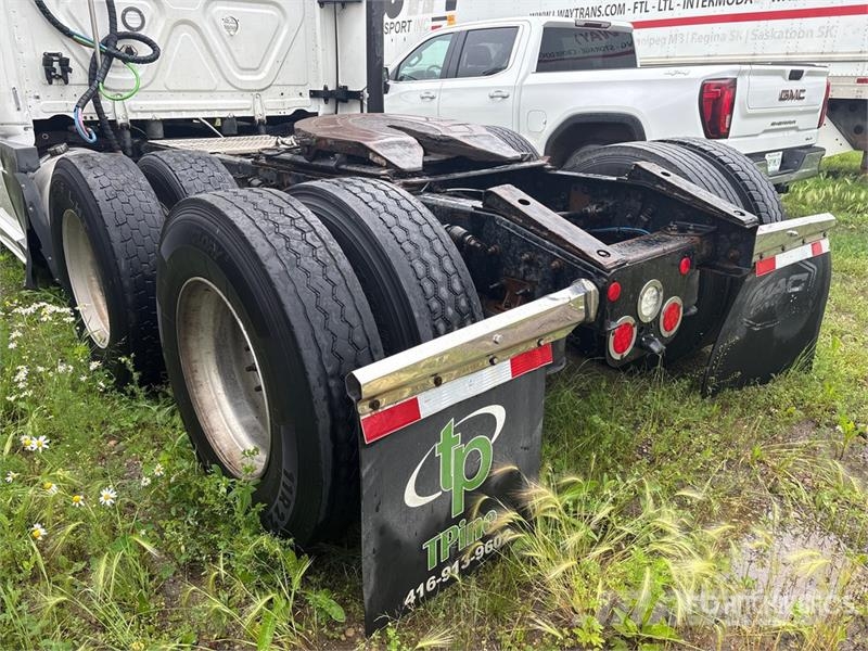 Freightliner Cascadia 126 6x4 T/A Sleeper Truck Tractor Autotractoare