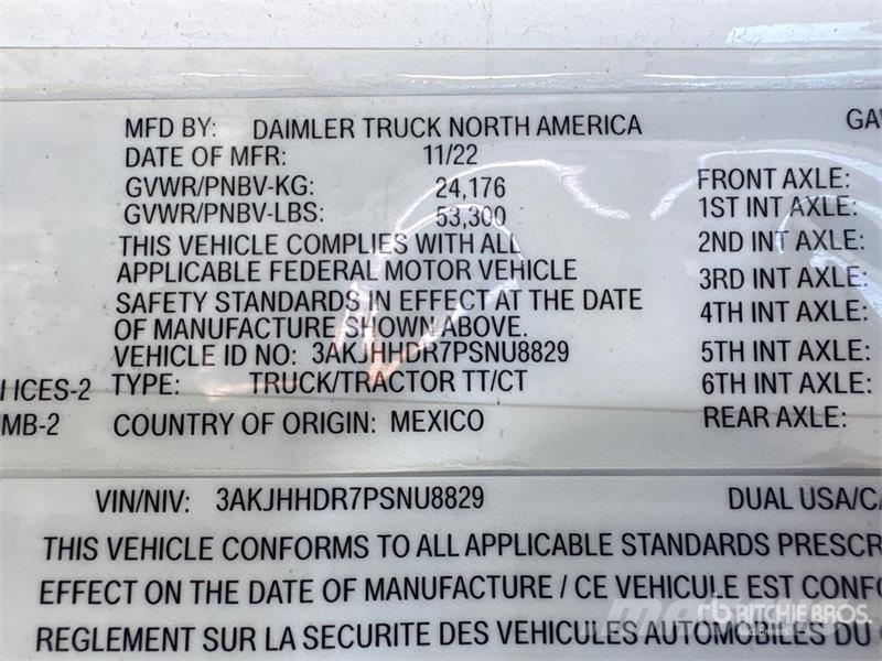 Freightliner Cascadia 126 6x4 T/A Sleeper Truck Tractor Влекачи