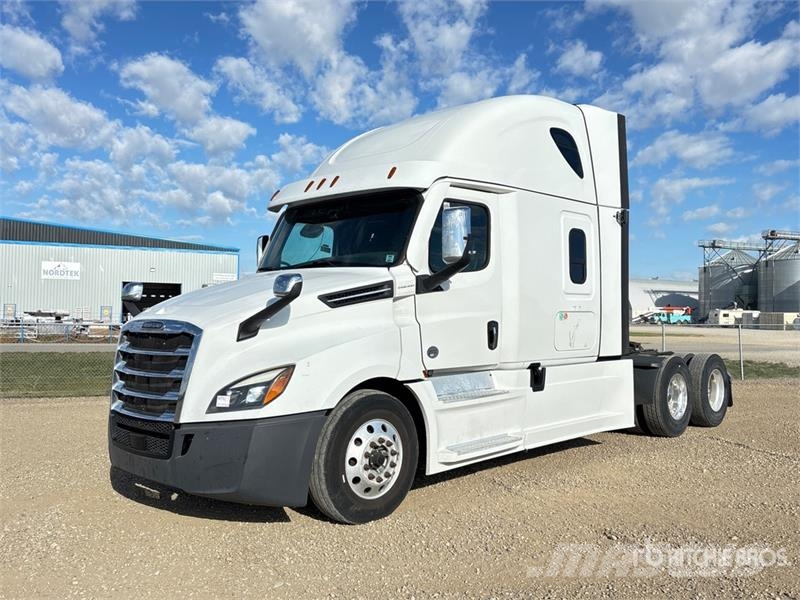Freightliner Cascadia 126 6x4 T/A Sleeper Truck Tractor Ciągniki siodłowe