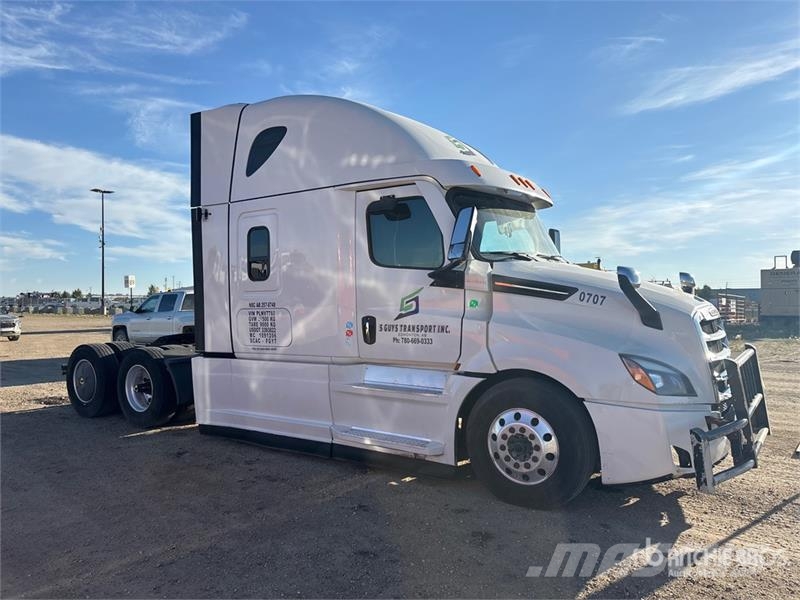 Freightliner Cascadia 126 6x4 T/A Sleeper Truck Tractor (Inoper Tegljači