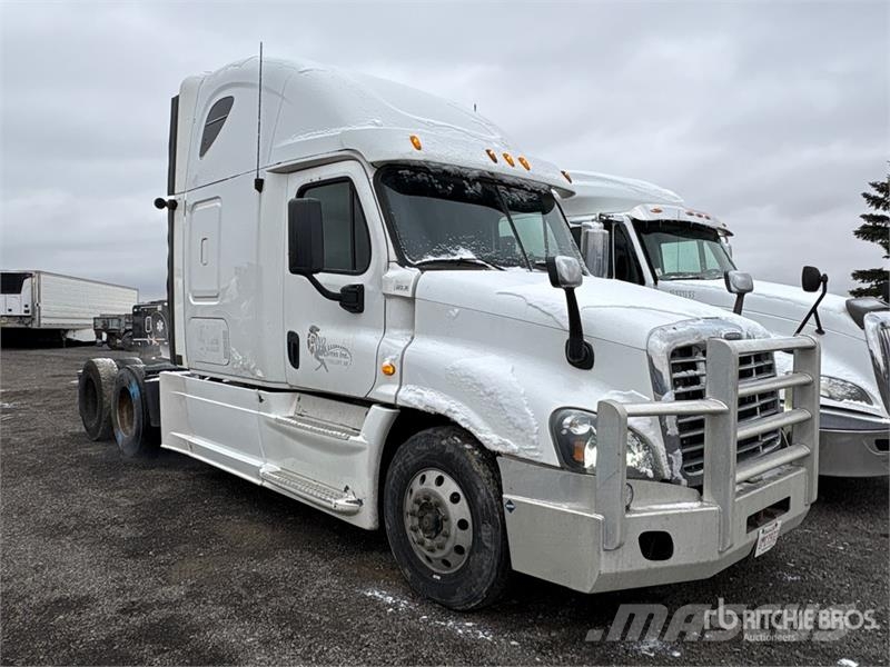 Freightliner Cascadia 125 6x4 T/A Sleeper Truck Tractor Sattelzugmaschinen