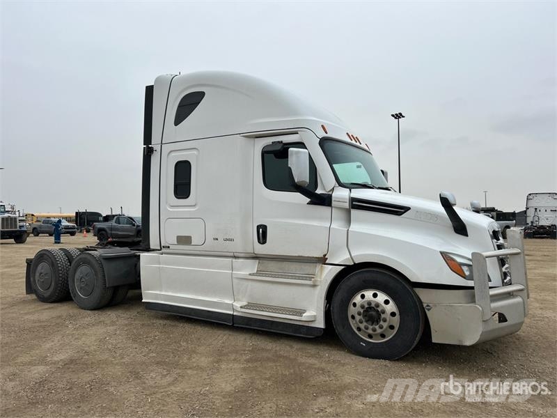 Freightliner Cascadia 126 6x4 T/A Sleeper Truck Tractor Truck Tractor Units