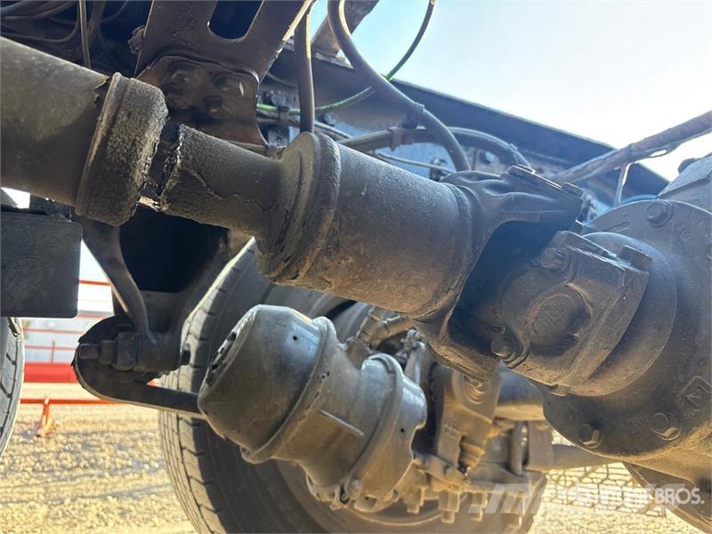 Freightliner Cascadia 126 T/A Sleeper Truck Tractor Влекачи