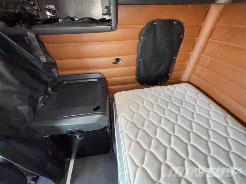 Freightliner Cascadia 126 6x4 T/A Sleeper Truck Tractor Τράκτορες
