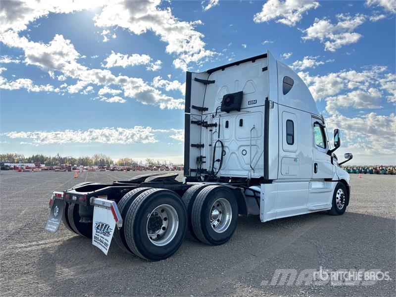 Freightliner Cascadia 126 6x4 T/A Sleeper Truck Tractor Ciągniki siodłowe