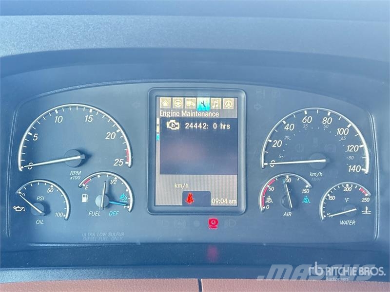 Freightliner Cascadia 126 T/A Sleeper Truck Tractor Влекачи