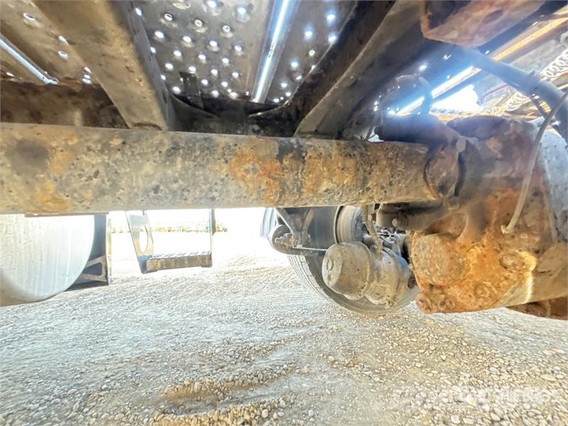 Freightliner Cascadia 126 6x4 T/A Sleeper Truck Tractor Седельные тягачи