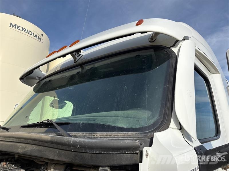 Freightliner Cascadia 126 T/A Sleeper Truck Tractor Cavalos mecânicos