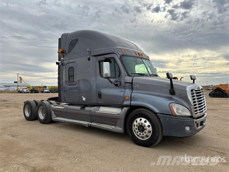 Freightliner Cascadia 6x4 T/A Sleeper Truck Tractor Sattelzugmaschinen