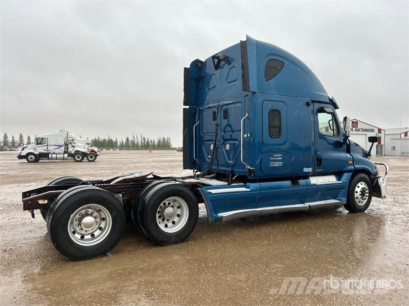 Freightliner Cascadia 125 6x4 T/A Sleeper Truck Tractor Motrici e Trattori Stradali