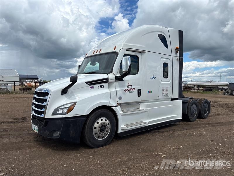 Freightliner Cascadia 126 6x4 T/A Sleeper Truck Tractor Camiones tractor