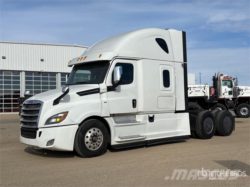 Freightliner Cascadia 126 6x4 T/A Sleeper Truck Tractor Motrici e Trattori Stradali