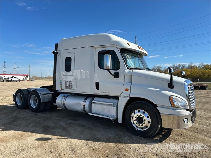 Freightliner Cascadia T/A Sleeper Truck Tractor Vlačilci