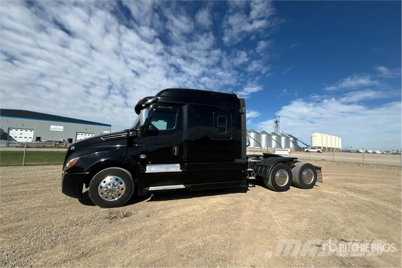 Freightliner Cascadia 126 6x4 T/A Sleeper Truck Tractor Τράκτορες