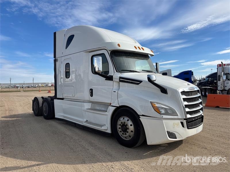 Freightliner Cascadia 126 6x4 T/A Sleeper Truck Tractor Motrici e Trattori Stradali