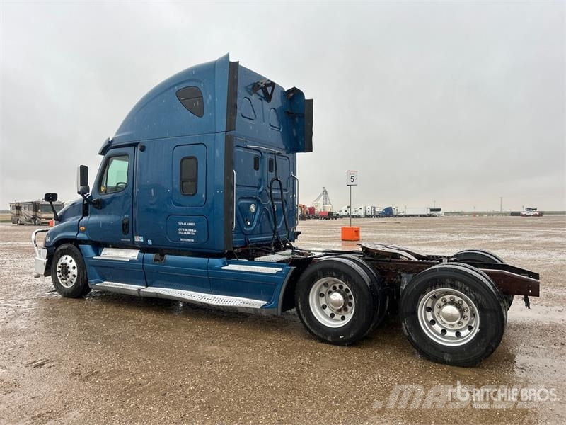 Freightliner Cascadia 125 6x4 T/A Sleeper Truck Tractor Motrici e Trattori Stradali
