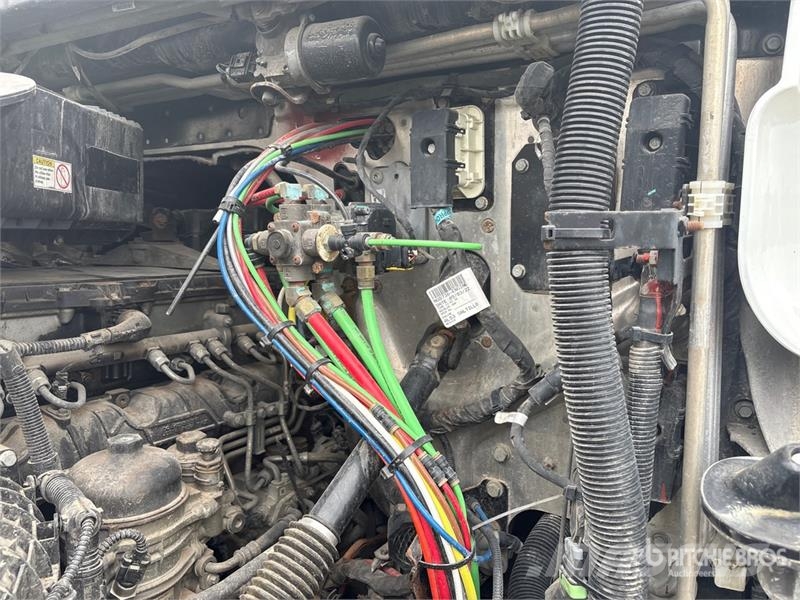 Freightliner Cascadia 6x4 T/A Sleeper Truck Tractor (Inoperable Cabezas tractoras
