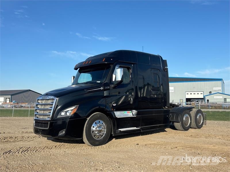 Freightliner Cascadia 126 T/A Sleeper Truck Tractor Влекачи