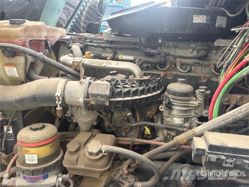 Freightliner Cascadia 125 6x4 T/A Sleeper Truck Tractor (Inoper Motrici e Trattori Stradali