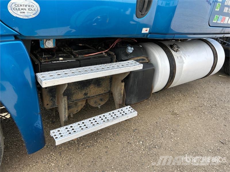 Freightliner Cascadia 125 6x4 T/A Sleeper Truck Tractor Седельные тягачи