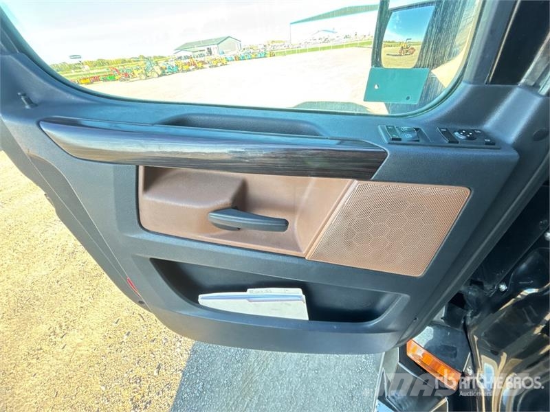 Freightliner Cascadia 126 Tractor Units