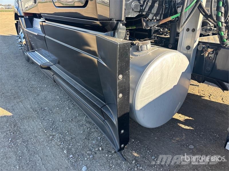 Freightliner Cascadia 126 Tractor Units