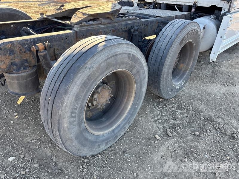 Freightliner Cascadia 6x4 6x4 T/A Sleeper Truck Tractor (Inoper Cabezas tractoras