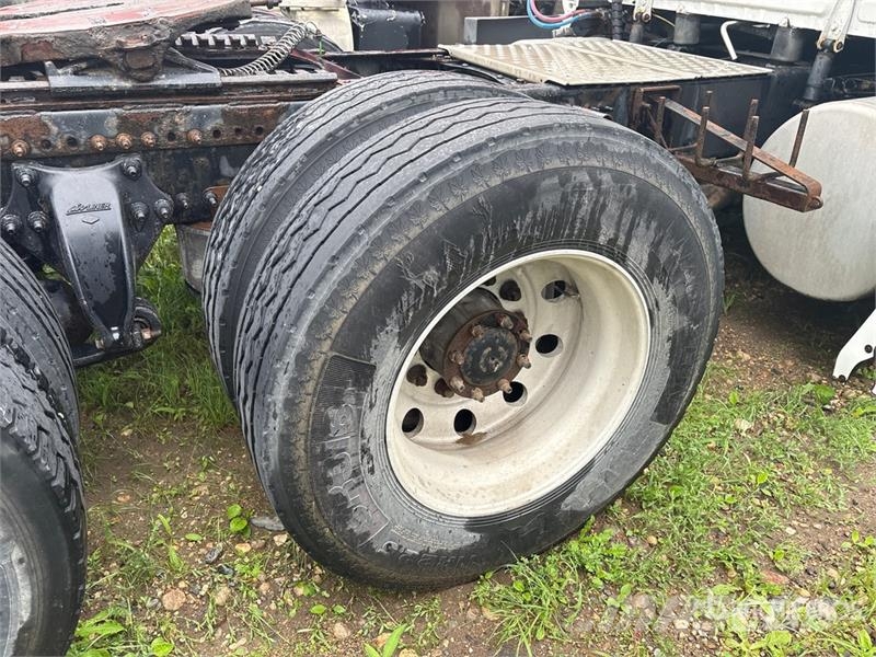 Freightliner Cascadia 126 6x4 T/A Sleeper Truck Tractor Autotractoare