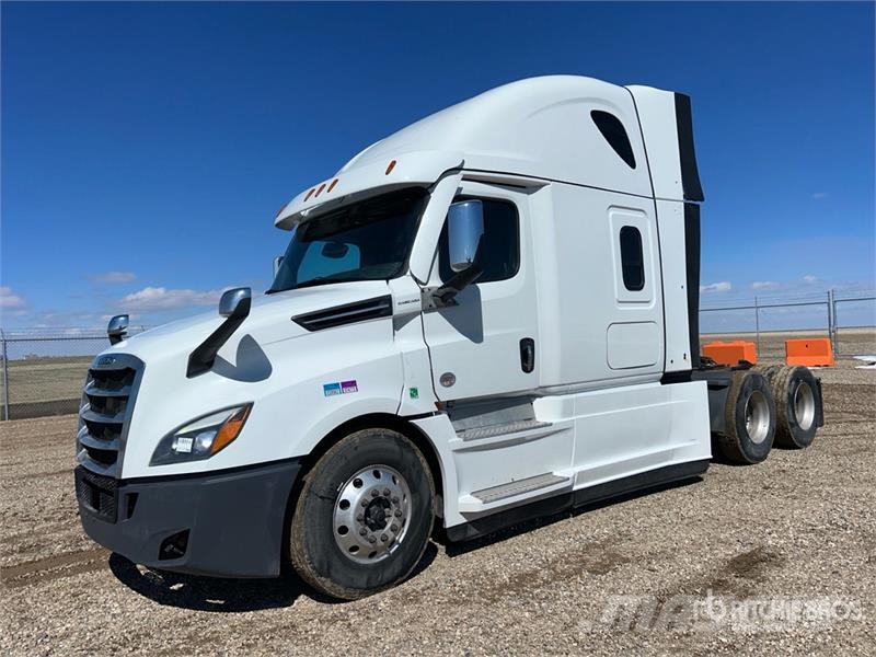 Freightliner Cascadia 6x4 T/A Sleeper Truck Tractor Vilcēji