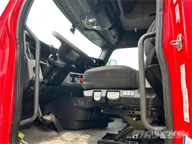 Freightliner Cascadia 126 Vetopöytäautot