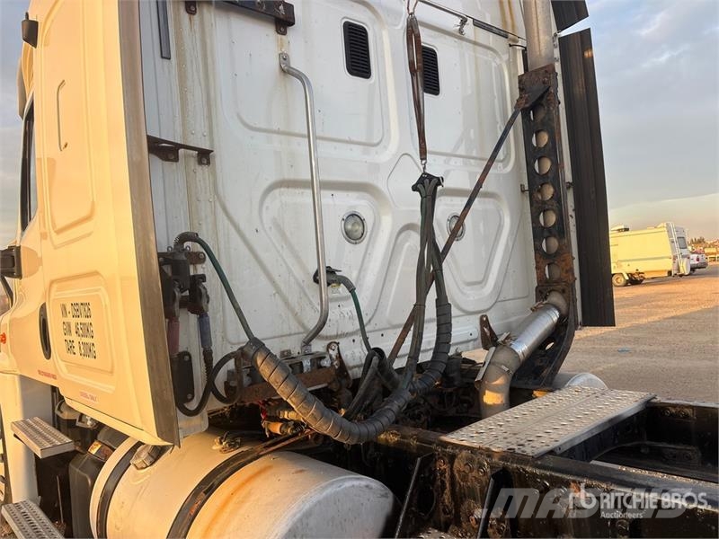 Freightliner Cascadia 125 Тягачі
