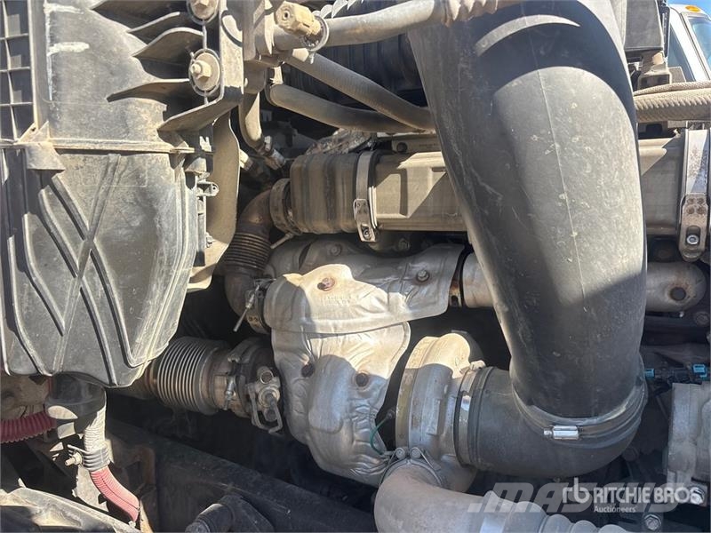 Freightliner Cascadia 126 6x4 T/A Sleeper Truck Tractor Тягачі
