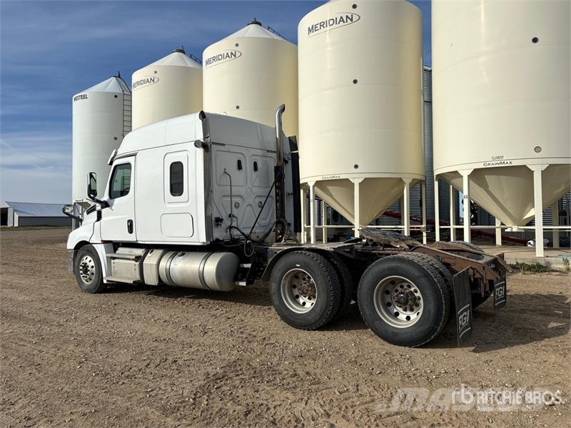 Freightliner Cascadia 126 T/A Sleeper Truck Tractor Cavalos mecânicos