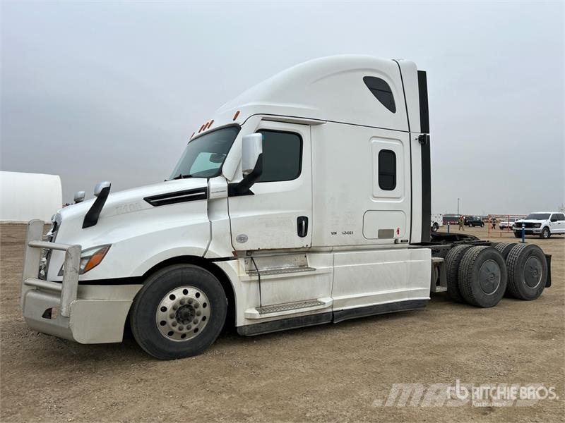 Freightliner Cascadia 126 6x4 T/A Sleeper Truck Tractor Truck Tractor Units