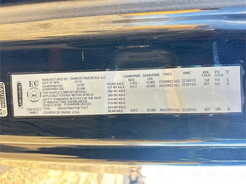 Freightliner Cascadia 126 6x4 T/A Sleeper Truck Tractor Седельные тягачи