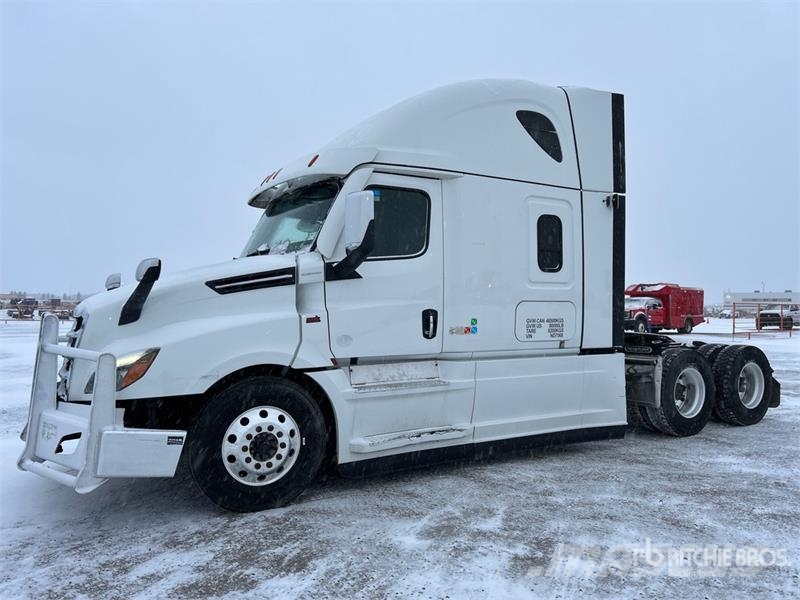 Freightliner Cascadia 126 6x4 T/A Sleeper Truck Tractor Naudoti vilkikai