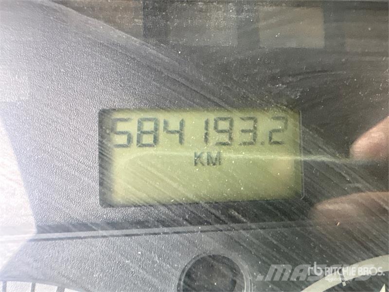 Freightliner Cascadia 4x2 S/A Day Cab Truck Tractor Тягачі