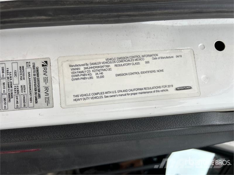 Freightliner Cascadia 126 6x4 T/A Sleeper Truck Tractor Tractor Units