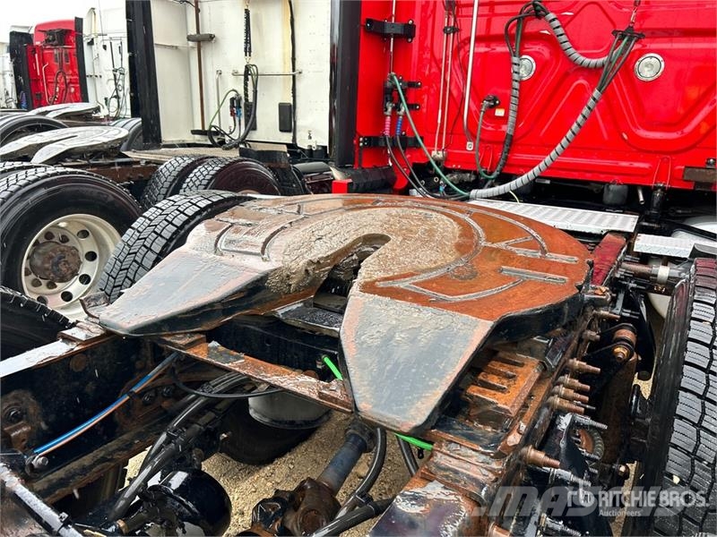 Freightliner Cascadia 126 Vetopöytäautot