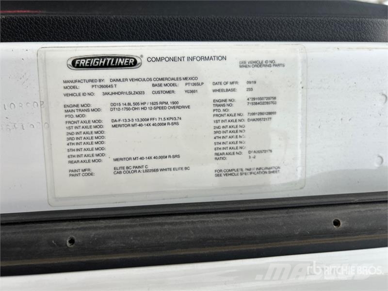 Freightliner Cascadia 126 6x4 T/A Sleeper Truck Tractor Truck Tractor Units