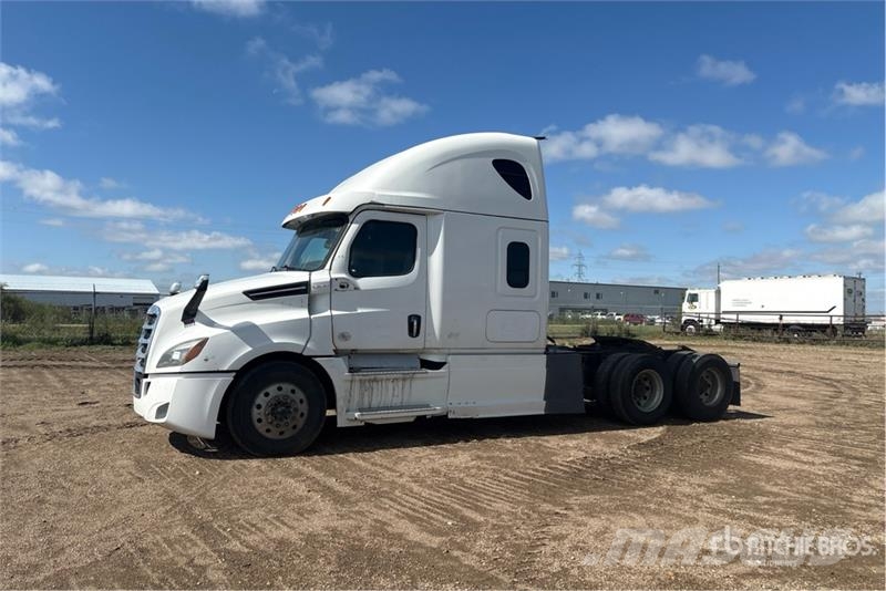 Freightliner Cascadia 126 6x4 T/A Sleeper Truck Tractor Autotractoare