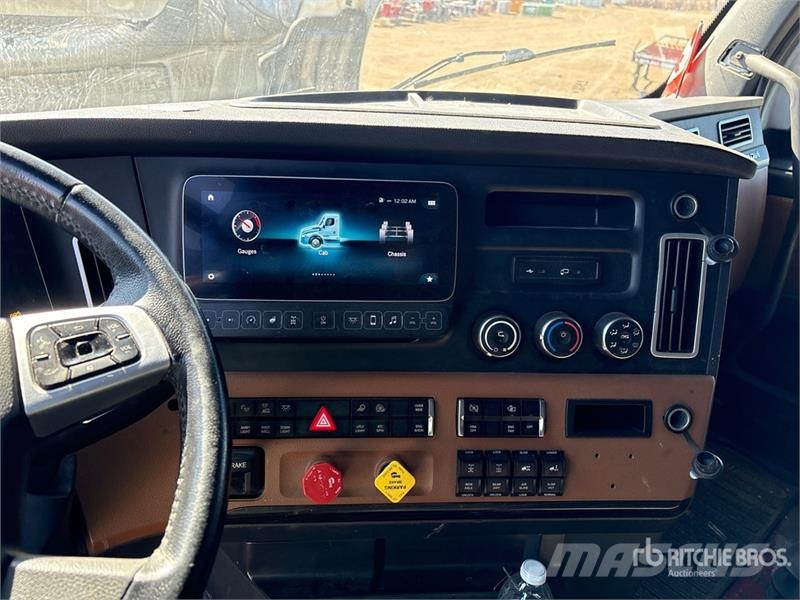 Freightliner Cascadia 113 Тягачі