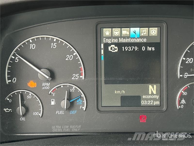 Freightliner Cascadia 126 6x4 T/A Sleeper Truck Tractor Truck Tractor Units