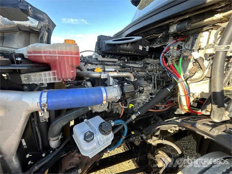 Freightliner Cascadia 126 6x4 T/A Sleeper Truck Tractor Влекачи
