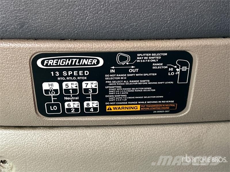 Freightliner Cascadia 125 6x4 T/A Sleeper Truck Tractor Motrici e Trattori Stradali