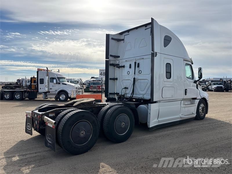 Freightliner Cascadia 126 6x4 T/A Sleeper Truck Tractor Motrici e Trattori Stradali