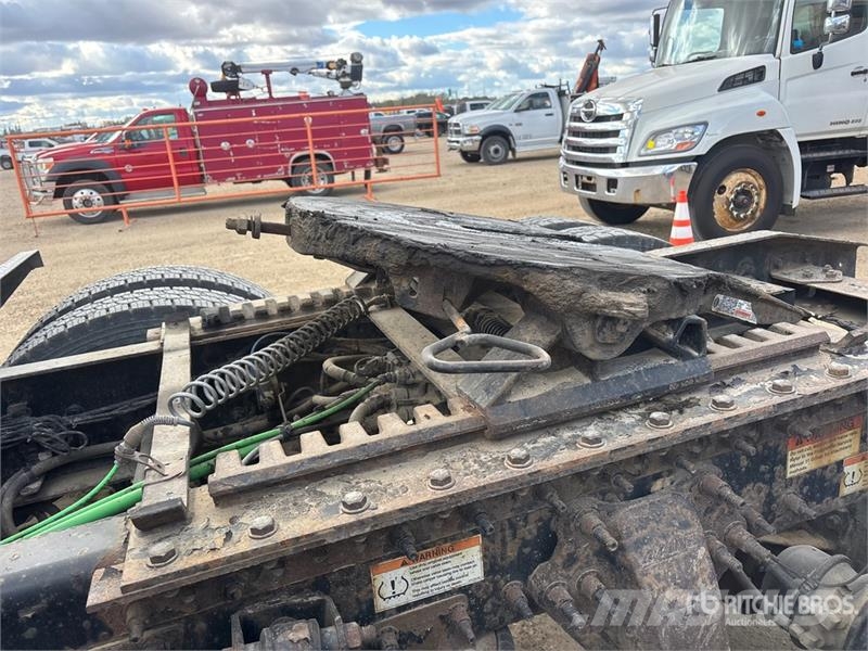 Freightliner Cascadia 126 6x4 T/A Sleeper Truck Tractor Sattelzugmaschinen