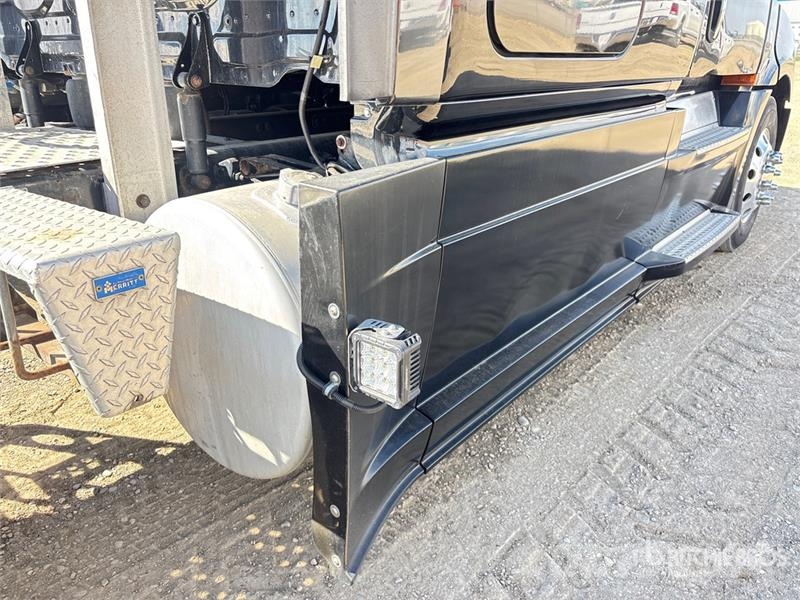 Freightliner Cascadia 126 6x4 T/A Sleeper Truck Tractor Τράκτορες