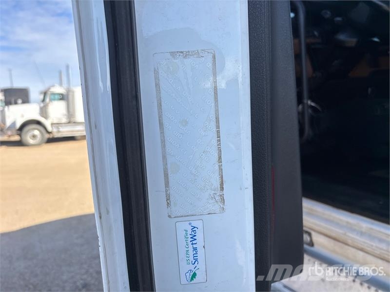 Freightliner Cascadia 126 6x4 T/A Sleeper Truck Tractor Motrici e Trattori Stradali